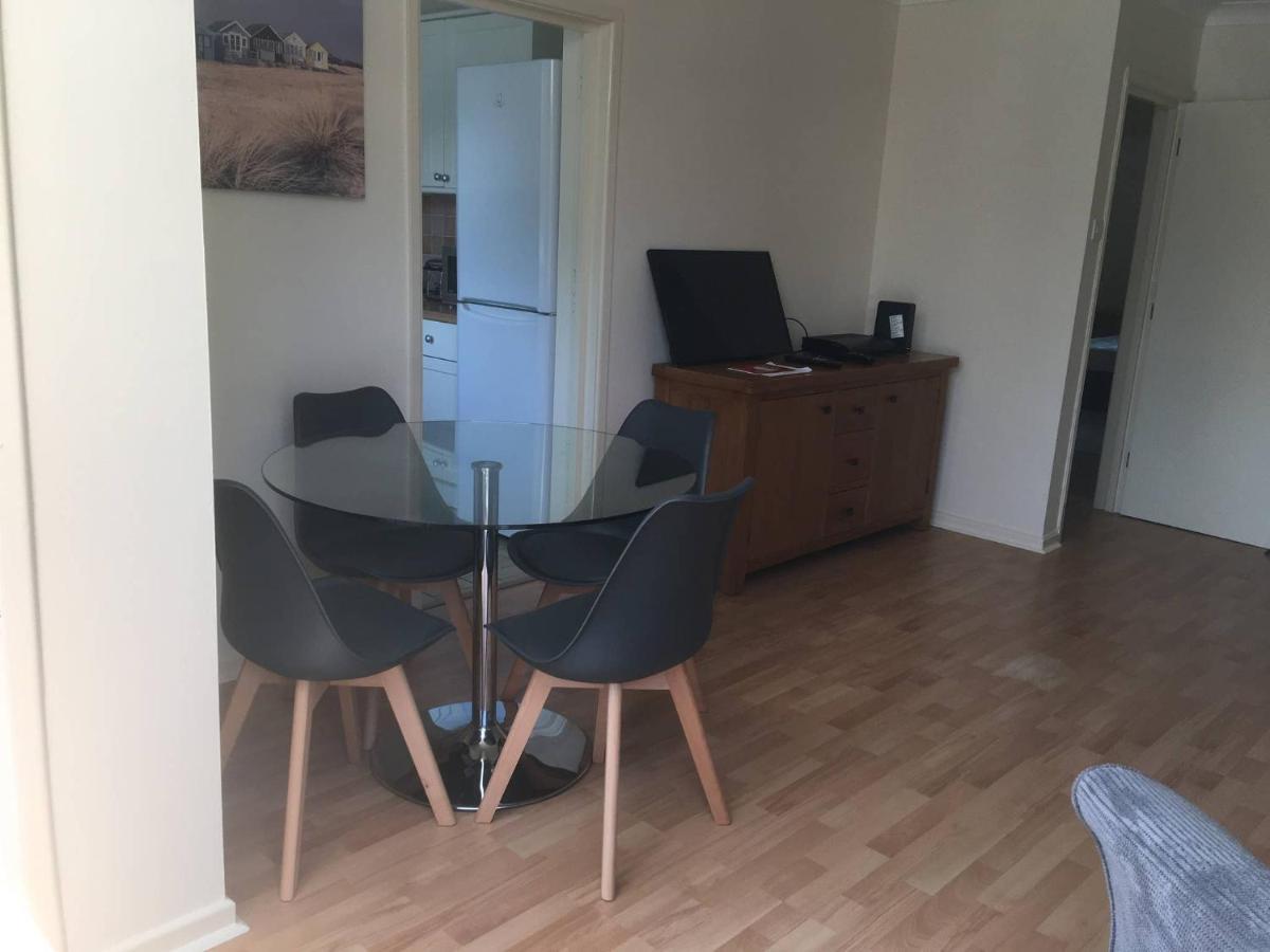 River Courtyard Apartment In The Heart Of Stneots Saint Neots Exterior photo